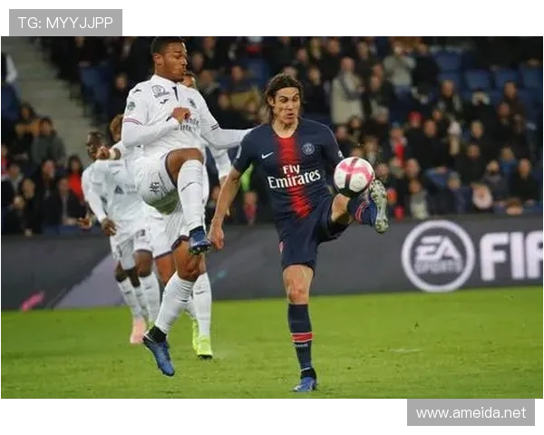 巴黎圣日耳曼中场结构隐患：从连接到断裂，比赛表现稳定性面临考验